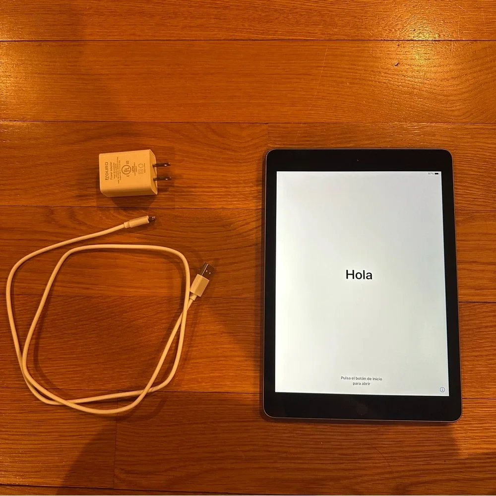 Refurbished Apple iPad (2018) - Space Gray (Renewed)